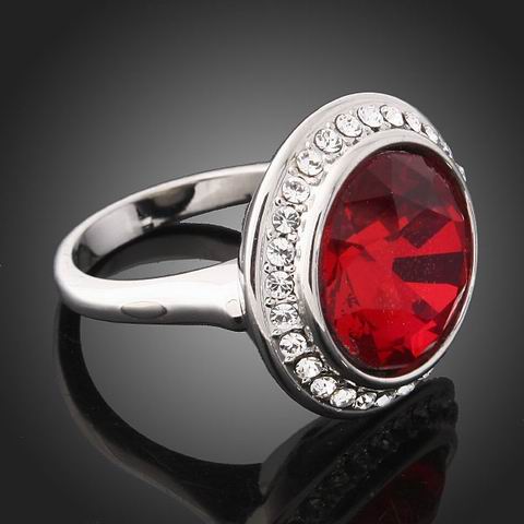 RED SWAROVSKI CRYSTAL CLUSTER RING-sz8